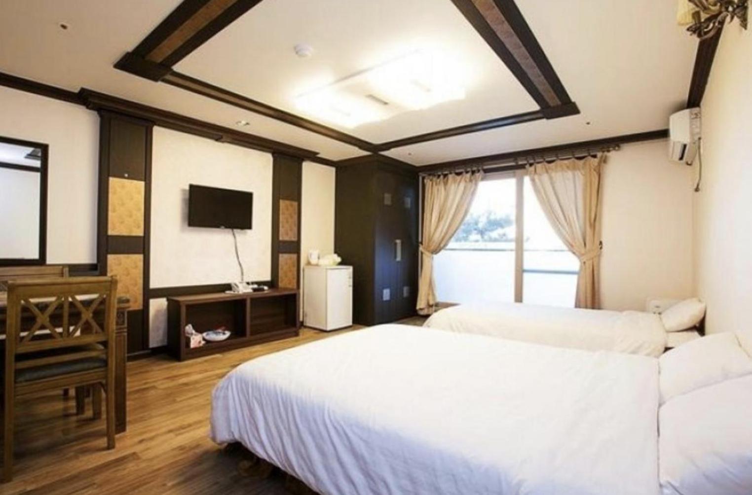 Jeju Ts Youth Hostel & Resort Seogwipo Esterno foto